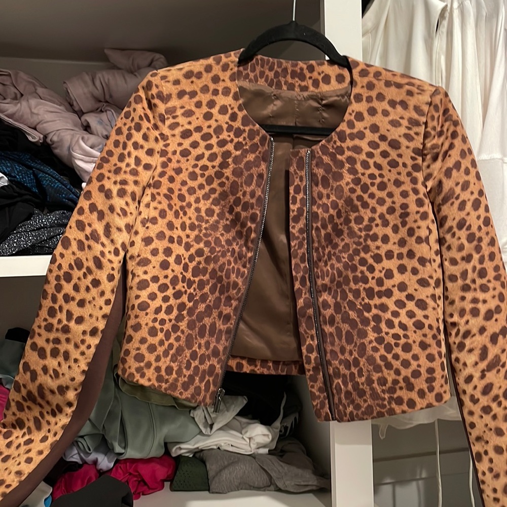 Bcbg animal print cropped jacket
